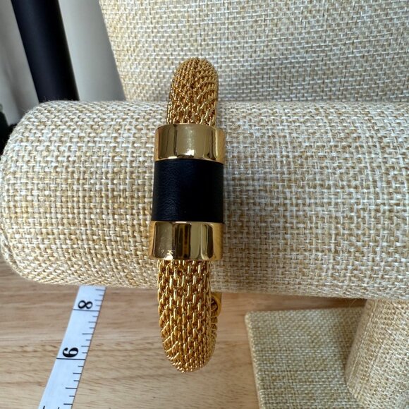 Vince Camuto Gold-Tone Mesh Bracelet W/ Black Leather Accent & Lobster Clasp 7.5 - Picture 1 of 9